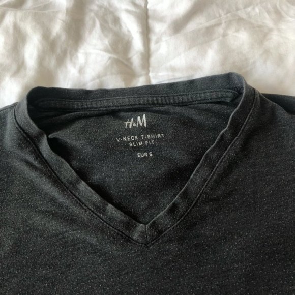 H&M t-shirt slim fit V neck Size S - Picture 2 of 2